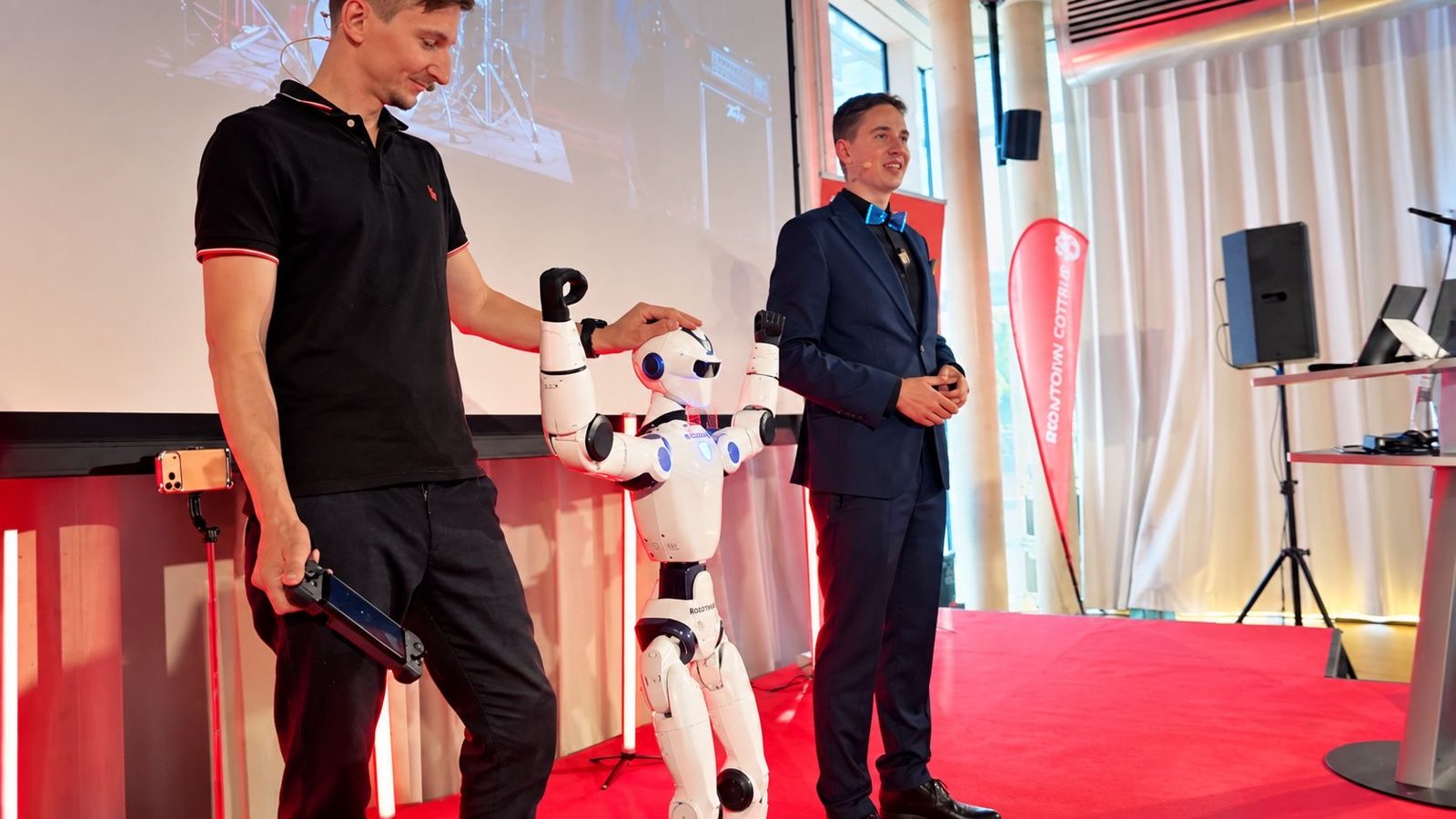 Rudi auf der Bühne der Deutschen Stadtmarketing-Konferenz in Cottbus